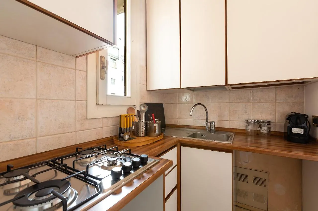 Cozy Apt With Balcony - Porta Romana District Milan