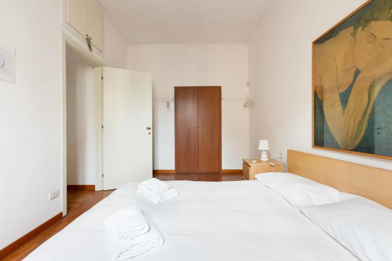 Cozy Apt With Balcony - Porta Romana District Milan 0*,  Italy