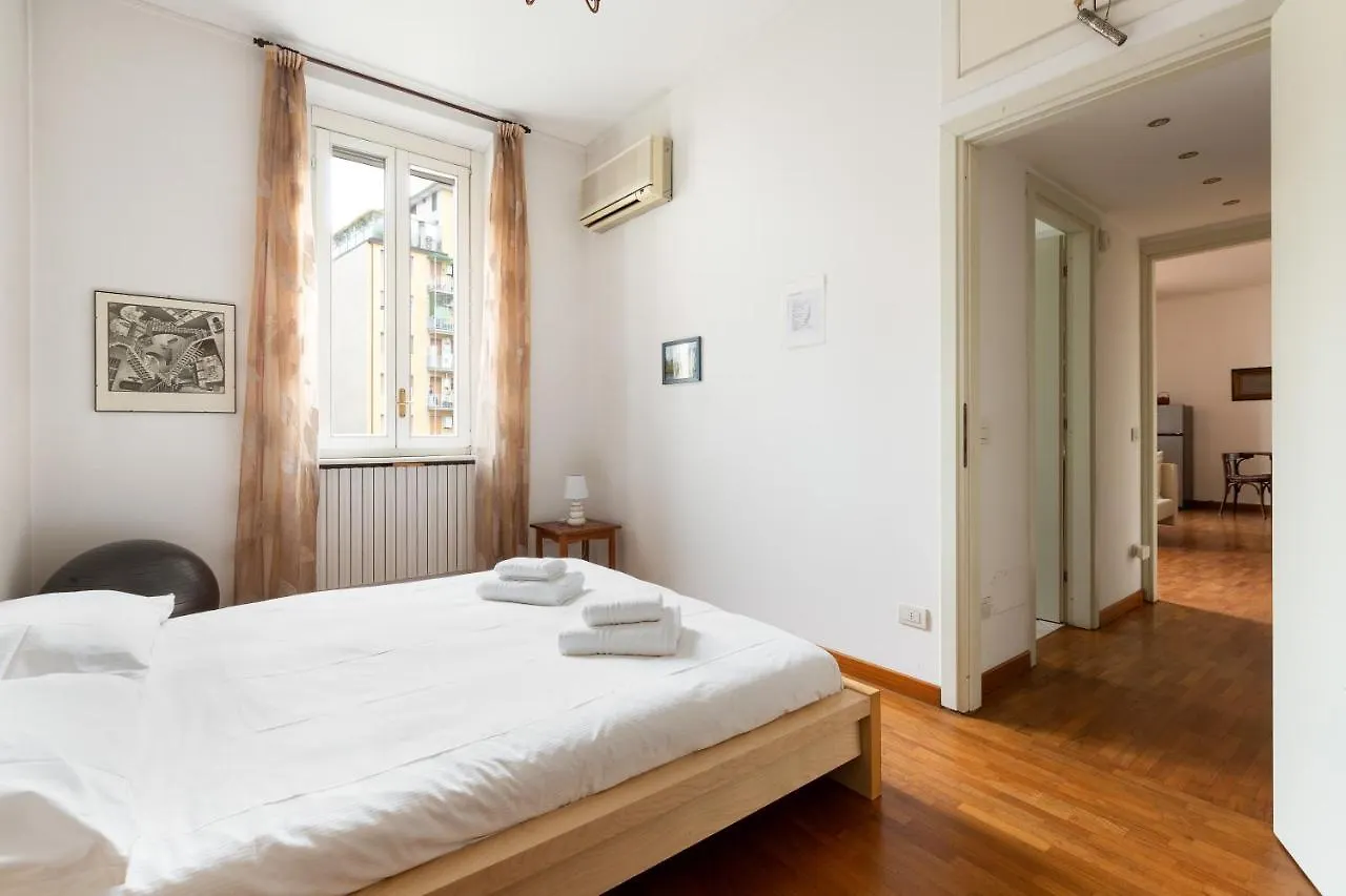 Cozy Apt With Balcony - Porta Romana District Milan