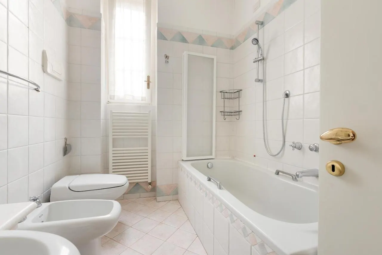 Apartment Cozy Apt With Balcony - Porta Romana District Milan Italy